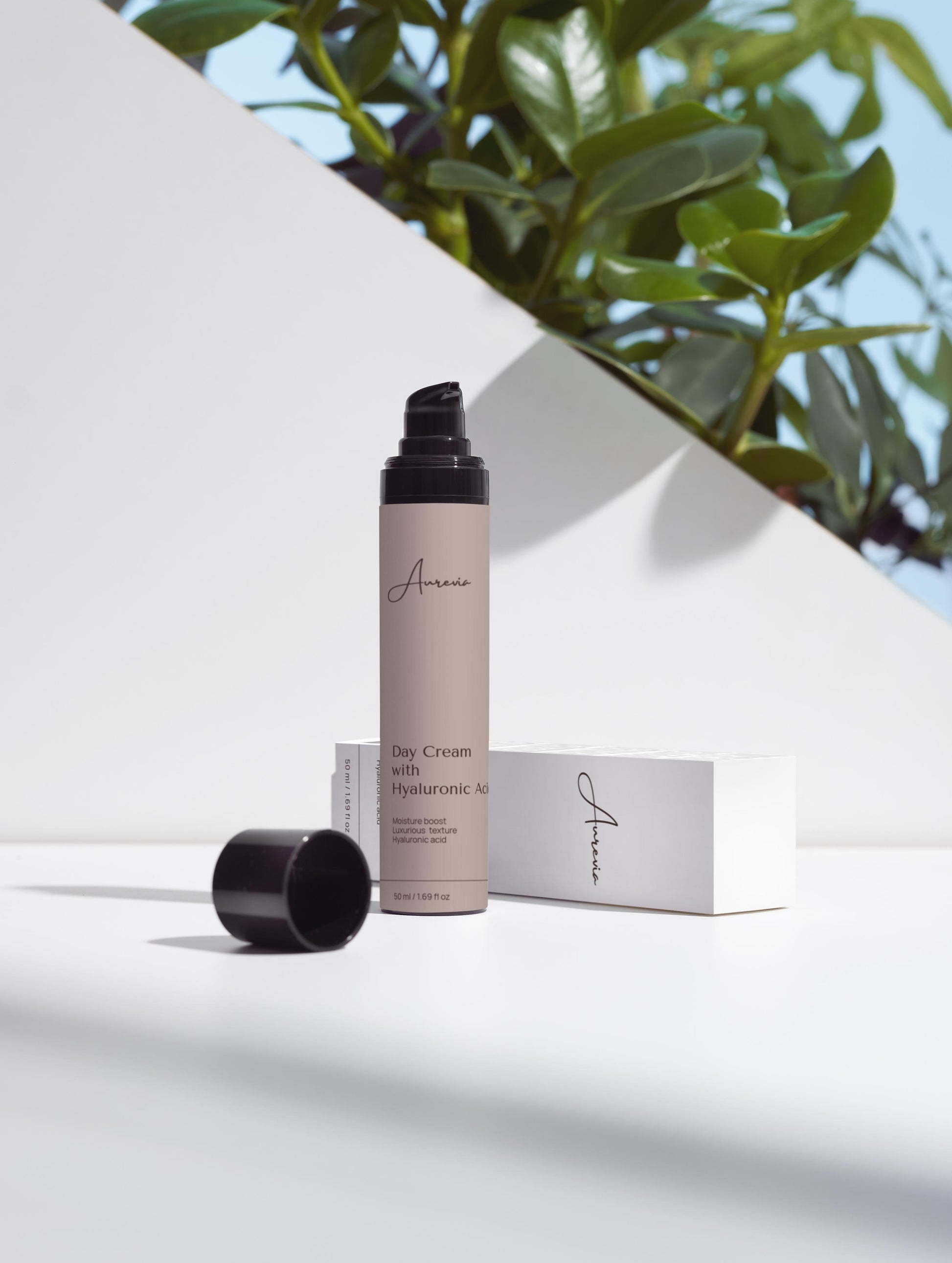 Day Cream with Hyaluronic Acid